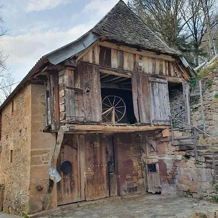 D'hotes Le Cascadou Bed and Breakfast